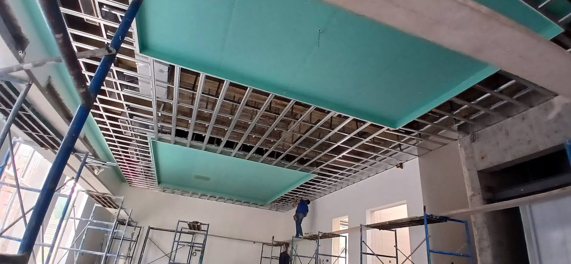 السلام عليكم 
متر الجبس بورد يبدأ من ٢٢ لا ٢٧ الف
متر البوردكس  يبدأ من ٤٠ لا ٦٠ الف 
السحبات  عل سانتيم الف دينار 
بغداد فقط
***********
