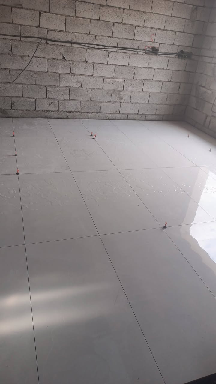 سلام عليكم اسطه سيراميك متفرغ حالين
***********
