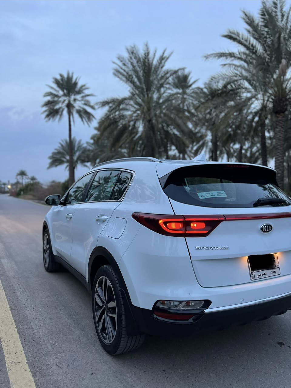السلام عليكم
للبيع كيا سبورتج 2020 رقم بغداد بأسمي السيارة مكفولة عداد100 الف كم بحالة جيدة جدا من الشركة على ايدي محرك 2000 دوش تبريد بيانو كامرة شاشة اصلية اريل نفكيشن نظام الملاحة GPS حساس امامي خلفي الداخل حمصي  أنظمة للقيادة المري شفط 5 ويل كب بصمة عدد 2 تبريد قطعتين مكاني بغداد للاستفسار الاتصال على الرقم ***********
