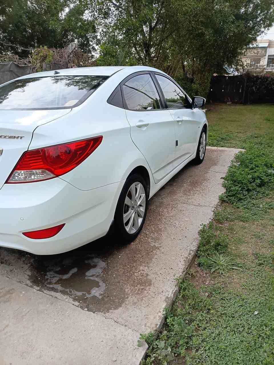 السلام عليكم سيارة للبيع هونداي اكسنت خليجي موديل ٢٠١٣ رقم بغداد محرك ١٦٠٠ دبل قطرة مكفول ممفتوح وكير مكفول السيارة مواصفات فتحة وبيهة ملاحظات صبغ دوستين وهلال الجاملغ الخلفي مكاني بغداد والسعر ٩٨ للاتصال ***********
