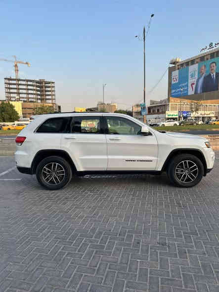 سلام عليكم للبيع جيب شيروكي موديل 2017 نص موصفات بصمه كشنات جلد وكهرباء تحكم إستيرين ويل 18 تخم تاير جديد السعر 209 للتواصل ***********
