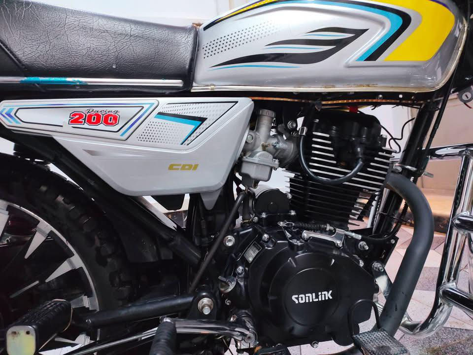 للبيع
سونيك موديل 2025 محرك 200
دراجه نضيفه من كلشي ما ينقصه 
اي شيء ومكفوله من كلشي 
السعر 850 وبيه مجال حلو 
هاذ رقمي ***********
