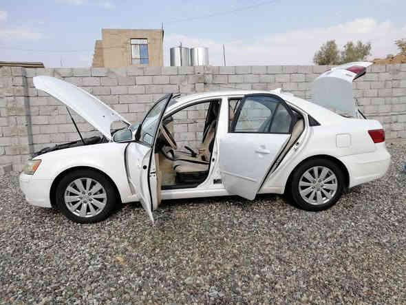 السلام عليكم 
للبيع 
سوناتا 2010 السعر مناسب 112مجال وبيها مجال بسيط 
بيها 4 قطع صبغ جاملغين خلف وقبق صندوك وبنيد 
محرك حجم 4 سلندر شرط 
موصفاتها معروفه

رقم دهوك  وشرط التحويل
مكان سياره القياره جنوب الموصل
***********/***********
