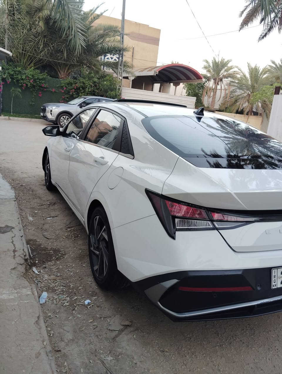 النترا تجميع صيني موديل 2023 رقم اربيل الجديد سنويه جديده وكاله تحويل مضمون 100٪ السياره بيها بنيد مبدل اصلي وبيها جاملغ كدام ايسر رش فقط بدون حادث قوي يعني شواصي لغود تكم كله مكفول وعلى الفحص السياره كلها على وضع الشركه وجديده ماشيه (20 الف ) گير محرك تبريد حداديه كله تمام والمواصفات معروفه فول للأخير 
السعر المطلوب ((  125  $ )) بيها مجال للشراي للاستفسار الاتصال على الرقم ***********
( مكاني نجف دور الهنديه --  ترهم مراوس حسب القناعه)
