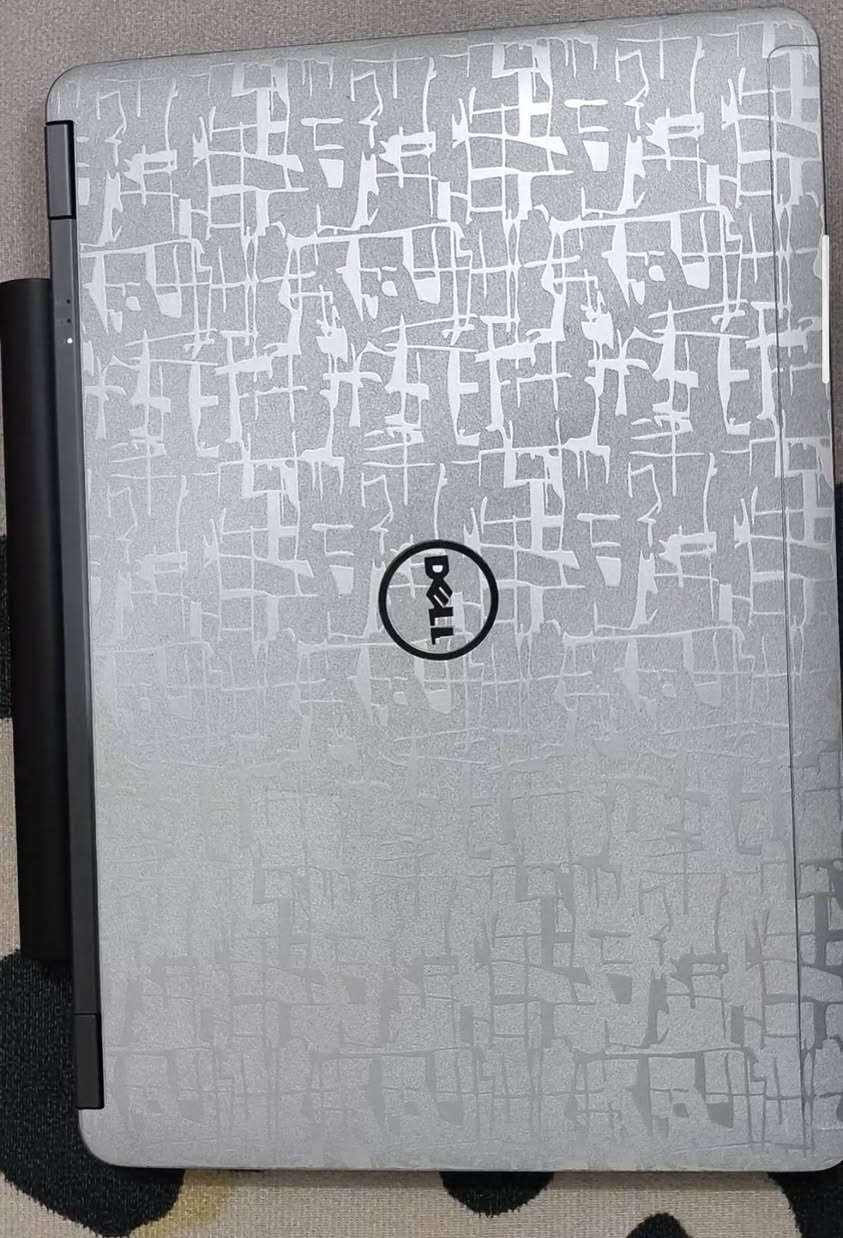 السلام عليكم
laptop Dell , LATITUDE E6440  , 4th
SSD , 
Intel Core i7 -4600M CPU ,
RAM 8GB , 232GB
WINDOWS 10 PRO 
مدخل قرص  DVD 📀 , كيبورد ليزري  

مناسب للتصفح وللبرمجة والدراسة والأساتذة وللهندسه و الالعاب المتوسطة  ،ومشاهدة الأفلام والمسلسلات وغيرها من الأمور .

مع شاحن أصلي , بطارية جيدة، مدة كلش زينة  . 
نظافة 95% 

عنوان الحلة بكرلي ،
 توضيح توصيل غير متوفر 
السعر 190 ألف وبيها مجال بسيط للطيبين .
للمراسله على واتساب الرقم  *********** .
