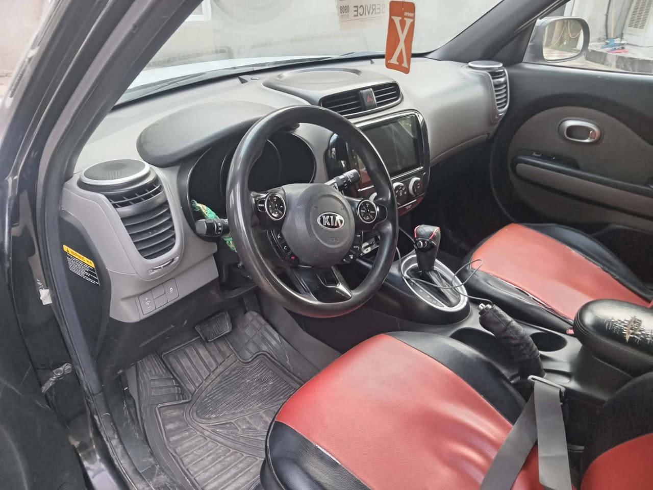 سلام عليكم صول موديل 16سياره جديده مكينه كير تبريد مكفول تخم تاير سياره امريكيه مكينه 200المرغوب حادثه فقط جاملغ وبنيد بدون دواخل تحويل مباشر السعر 115وبيه مجال  مكاني بابل ***********
