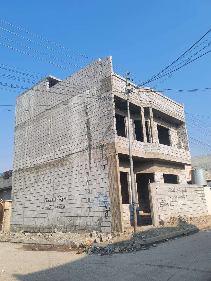 💥 للبيع هيكل ركن مربع مساحة 100م  طابقين – حي السماح/التسعين قرب مدرسة صُنّاع الحياة 💥
📜 سند طابو جديد – شرط التحويل

،،،،،،السعر 77 مليون ،،،،،،،،

المواصفات:
🔹 الطابق الأرضي: غرفة نوم + استقبال + هول + مطبخ + صحيات (بمساحات واسعة ومرتبة)
🔹 الطابق الثاني: 3 غرف نوم + هول + صحيات

🏠 تصميم عصري وهيكل مرتب مناسب للسكن العائلي

📞 للاستفسار والاتصال: ***********
