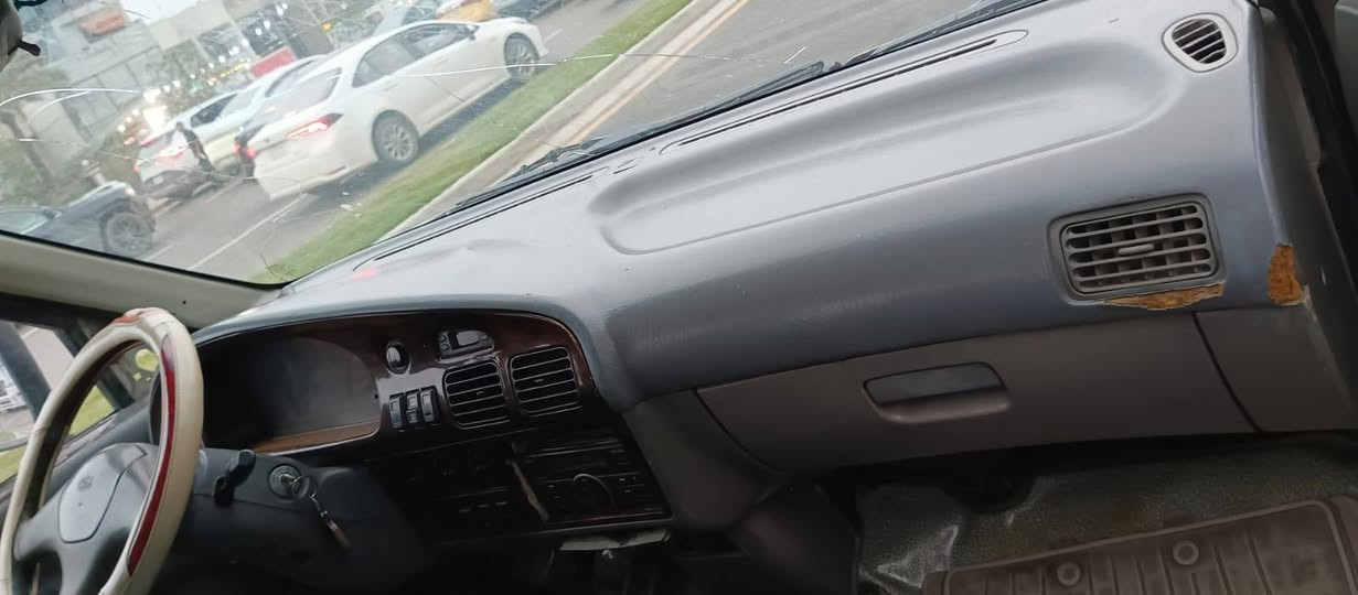 السلام عليكم بريجو شبوط للبيع فقط موديل 2002 رقم بغداد انكليزي الجديد #سنوية_باسمي داخلة هزة جديد سنوية نافذة 2029  مصفرة هيئه ومرور  خطهة باب شرجي بياع 
محرك كير اكسن مكفولات 
ابيع نقد فقط لاراوس ولا ابيع اقساط 
السعر 94$ مجال بسيط حك الجية  الي شوف السيارة غالي خلي يعبر المشور كلشي اكو بالسوك 
مكان السيارة #بغداد_الدوره_شارع_الطعمة  
خاص ماجاوب الشراي يتصل مباشر الاتصال 
***********
