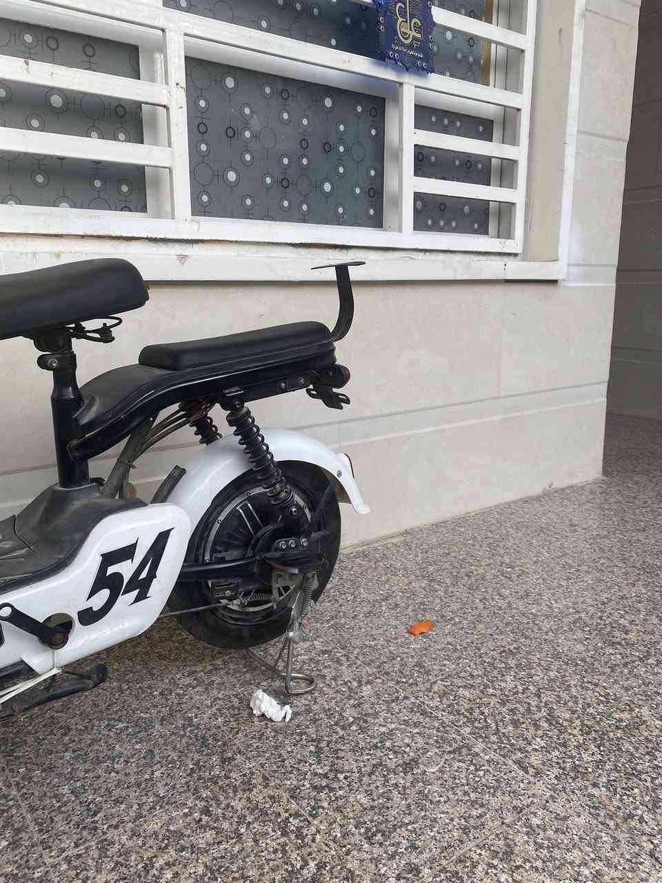 سلام عليكم باسيكل شحن جديد اخذته قبل 7بلكارتون واي نقص مابيها وكلشي شغال وشحانته الاصلية موجوده ورايده ب٣٥٠  مكاني ناصريه مركز


**إذا كنت صاحب هذا الإعلان وتريد حذفه لأي سبب، رجاءا أرسل رسالة إلى الدعم الفني**