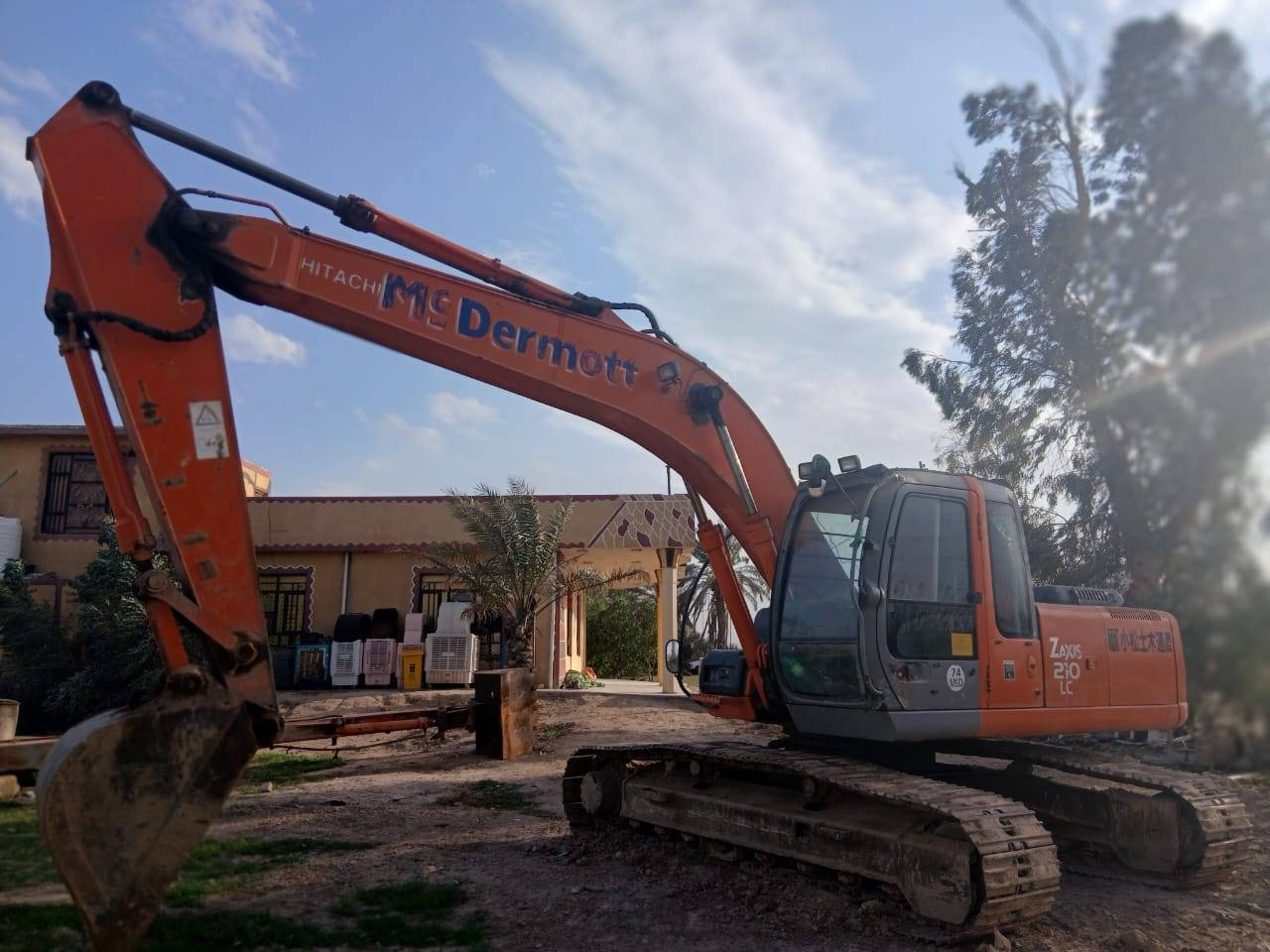 سلام عليكم للبيع زت ايلسي ٢١٠ مكفولة وجاهزة من تبريد وكلشي شغال سعرهة ٣ شدات وربع مكاني بغداد بسماية  وهذا رقمي ***********
