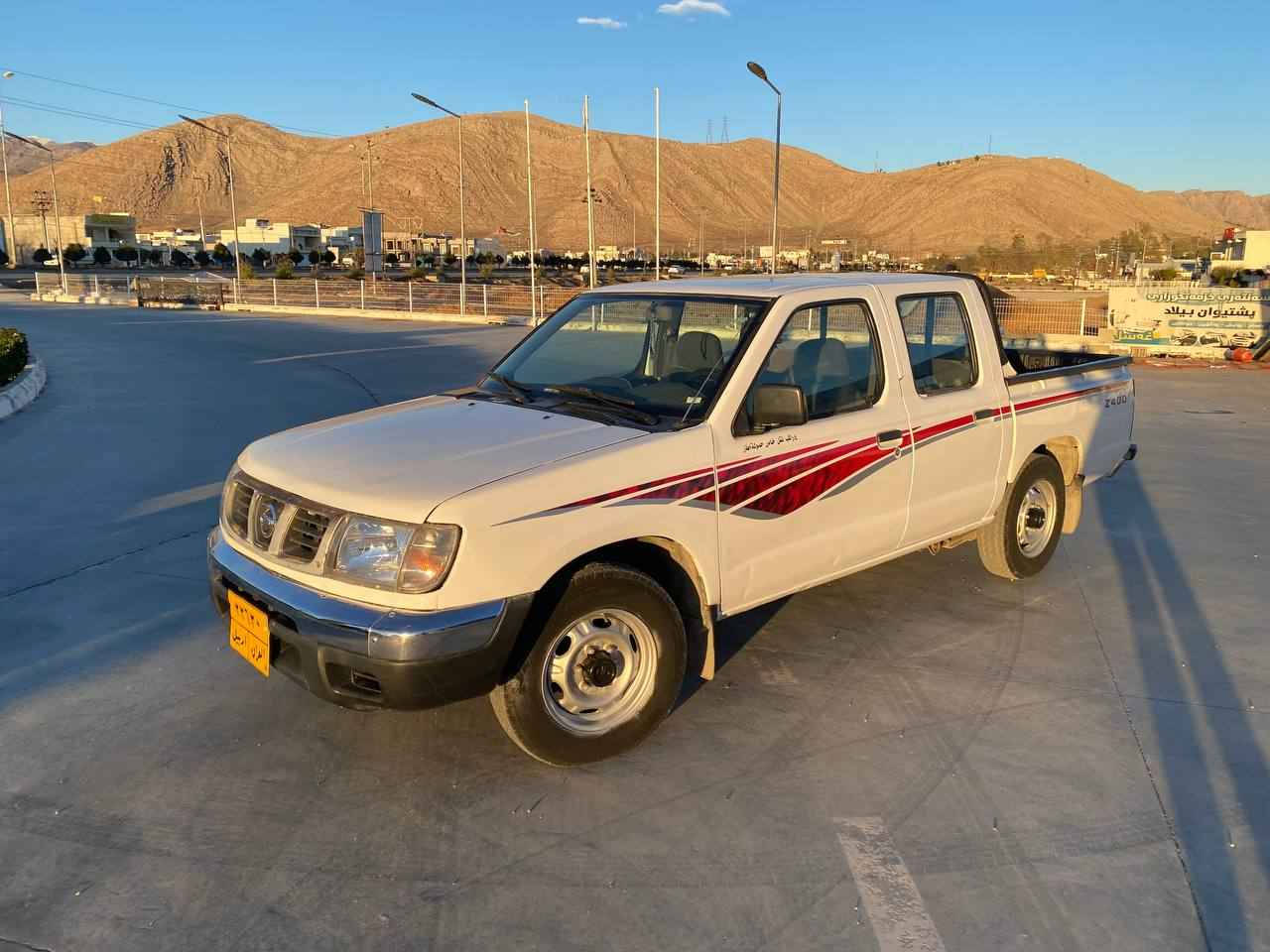 نیسان دەبڵ 2003
رەقم هەولێر 
تەبرید لەسەر سویچ
گێر و مەکینە بەشەرت 
بۆنیت و چەمەرەیەکی پارچە رەشە 
هەرچوار جام جام کارەبای
زۆر خاوێن ماوەتەوە لە 2011 وەلای خۆمە 
بۆ نرخ نامە بنێرن یان تێل بۆ ئەم ژمارەیە بکەن 
***********
ناونیشان چوارقورنە رانية, السليمانية
