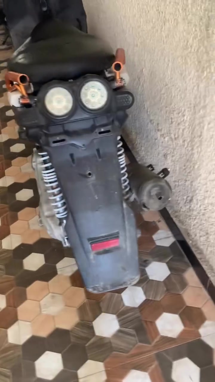 دراجه سكنس جبلي محوريه مكينه سكنس فحل كابريتر دراجه كامله مكمله نكره سلف نقصه شوته وادامه كلجات السعر 450 وبيه مجال مكاني بغداد الاعضميه رقم هاتف ***********
