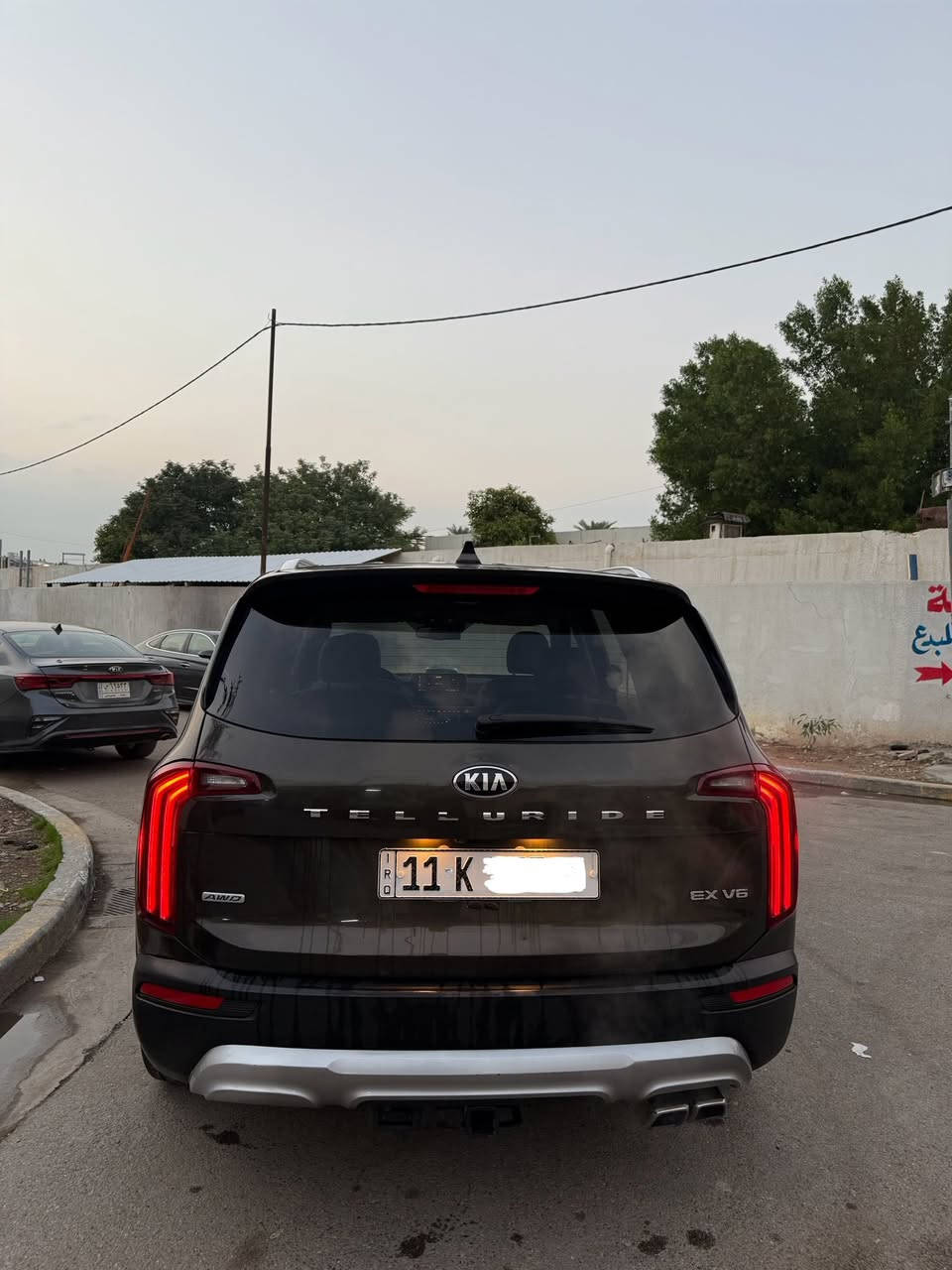 كاتب كل التفاصيل وسعر مناسب 
كيا تيلورايد  فول 1/1 vip EX شواصي مكفولة 
✨موديلها ٢٠٢٠ مسجله ٢٠٢٢  بالسنوية ✨
تحويل مباشر شرط ثاني يوم ب اي مرور باسمك 
✨السعر 186 ورقه وبيها مجال  ✨
رقم بغداد انكليزي باسمي سنويه الى 2030
تحويل مباشر شوكت مايعجبك 
ماشية فقط 54 الف فقط حقيقي 
بيها صبغ بنيد وصفحة السائق 
شواصي مكفولات وسونار مرفق وصور الضرر مرفقات 
محرك وكير نضيفات 
فئة  EX فول مواصفات 1/1 للاخير 
تشغيل بصمة (محرك + أبواب)
فتحة سلايد
أنظمة قيادة متعددة (ماوس)
تدفئة الكشنات + الستيرن + تبريد الكشنات
شاشة كبيرة + كاميرا خلفية
حساسات خلفية
رادار أمامي + نظام توقف ذاتي للحماية
شاحن وايرلس
كشنات VIP جلد ابيض منفصل + كشن كهربائي
مخارج شحن وكهرباء في كل السيارة
إضاءة نهارية LED
هند بريك بصمة + أوتو هولد + أوتو ستوب
رادارات خلفية + توقف ذاتي في حالات الخطر
تحكمات فول بكل السيارة
ويل كب جبير
محرك   6 سلندر
داخلية باللون الابيض
شاشة كبيرة 
مكاني  بغداد _ المنصور  للأستفسار: 
  *********** 
شباب كاتب كل التفاصيل الي يريد يشتري يتصل وما أقصر ويا
