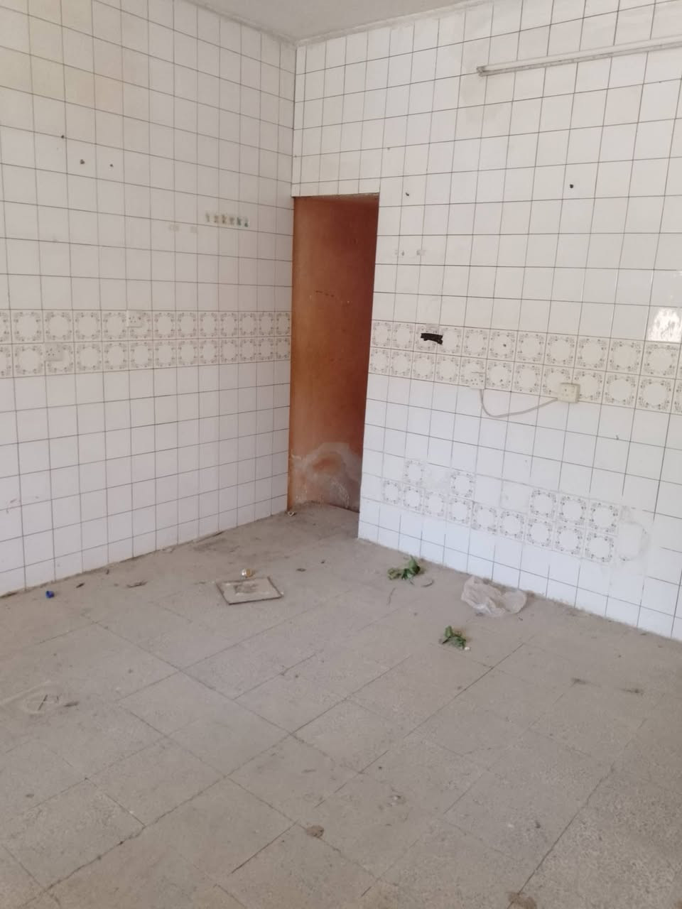 دار للبيع حي الاخاء بناء قديم  المساحه ٢٠٠ متر واجهه ١٠ عمق ٢٠ طابقين  يقع على شارع صبه عرض ٨ متر قريب على كنيسة تيتانك
المكاتبه مع صاحب العقار الشرعي 
الدار فارغ واستلام فوري 
الاتصال على ارقام المكتب 
***********
***********
***********
او مراجعة المكتب ..موصل حي النور سايدين دانيه ماركت قبل جامع ام المؤمنين عائشه مقابل صيدلية الكوثر..
