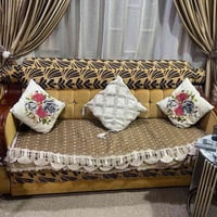 قنفات أصليات نضيفات جداً عدد ٥ قطع قطعتين ام ٣ اشخاص وقطعتين ام شخص وق...