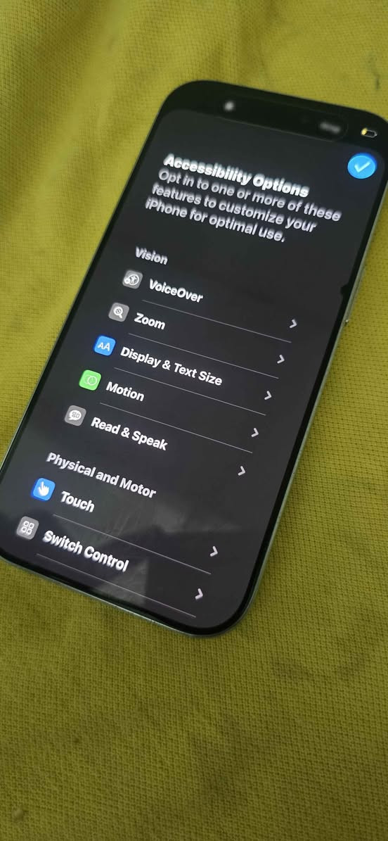 للبيع iPhone 16 Pro أبيض سعة 128GB، نسخة SIM. الجهاز بلادي نظيف، غير مفتوح ولا داخل صيانة، وجميع القطع الداخلية شغالة طبيعي بيه كسر بالزجاج الخلفي مثل ما مبين بالصور، وأكو نقطة صغيرة بالشاشة ما تأثر على الاستخدام الجهاز مقفول Cloud ويباع بحالته الحالية.

السعر 675 ألف قابل للتفاوض.

الموقع بغداد - البياع.

للتواصل *********** بغداد, العراق
