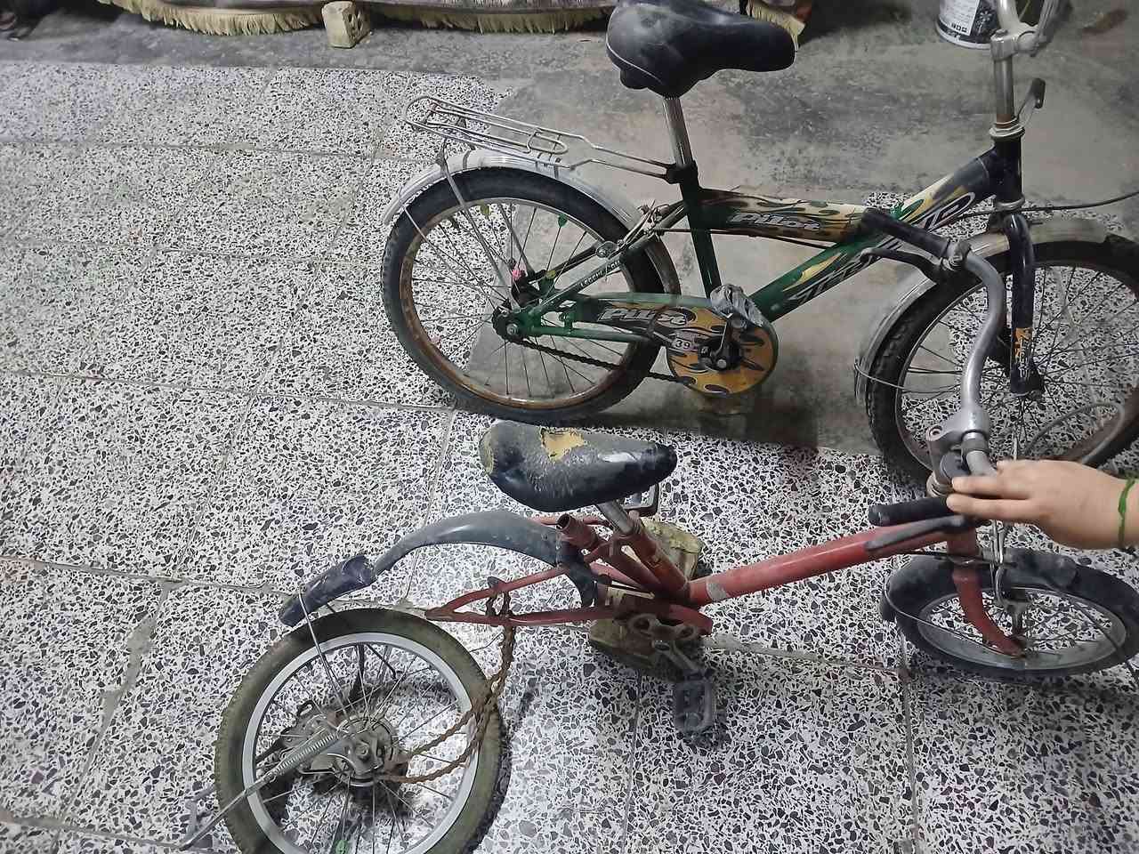 السلام عليكم بايسكلات للبيع الجبير بس عوزة بوربرن ب40والصغير بناتي حجم 14عوزة جاملغ خلفي السعر 30وبيهن مجال المكان بغداد العبيدي رقم الهاتف ***********بي بس واتساب راسلني وبلخدمة
