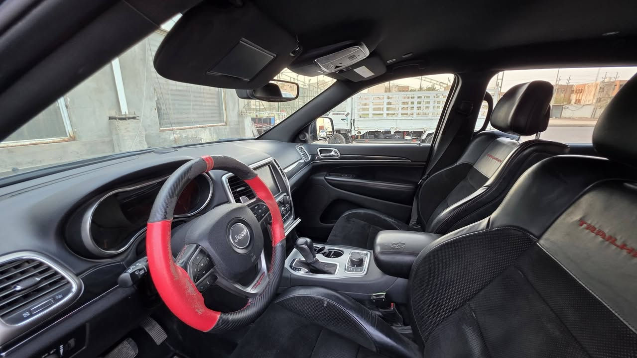 السلام عليكم ..
جيب 2018 ترايل هوك ماشية 78 الف ميل فول عدا الفتحة 
محرك 6 سلندر
كراسي اثنين كهرباء مع تدفئة وتبريد والخلفية تدفئة 
ستيرن تدفئة مع كرسي السائق خزن(ميموري) 
جكات....فور ويل ومتعدد أنظمة القيادة
رادار خلفي توقف ذاتي عند الرجوع للخلف ونقاط عمياء 
مري كهرباء شفط وقلاب
سياره حادثها مثل ماموضح بالصور بدون ايرباك
السعر  : 235$  وبيها مجال
رقم بغداد ...السنوية بإسمي
مكاني ميسان العمارة.. ***********
