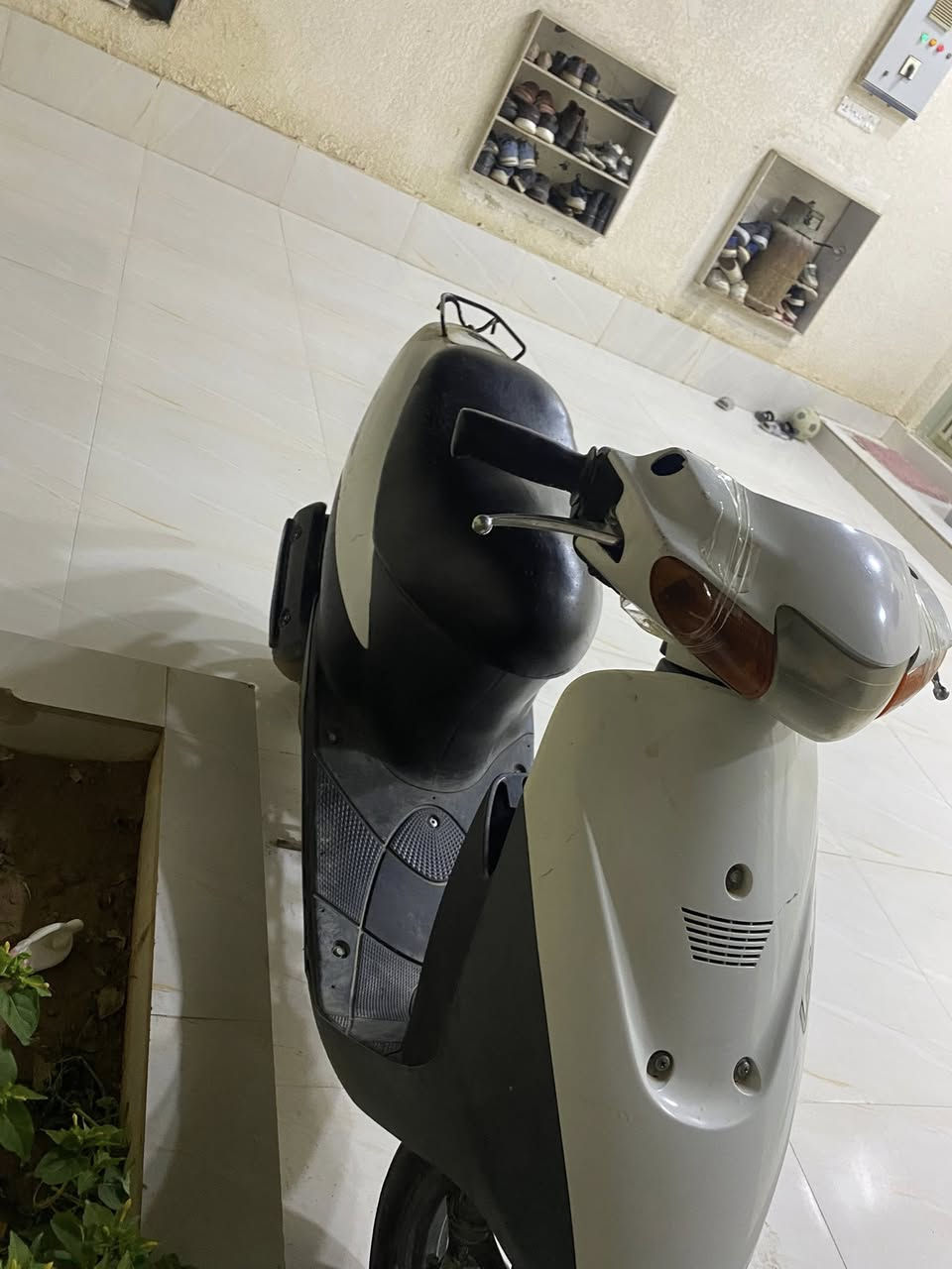 سوزوكي رياضي للبيع مكينه بيها صوت بوربرين عوزها شرك نظيفة كلشي السعر 250 للاستفسار الاتصال 
*********** 
ميسان حي الجامعة
