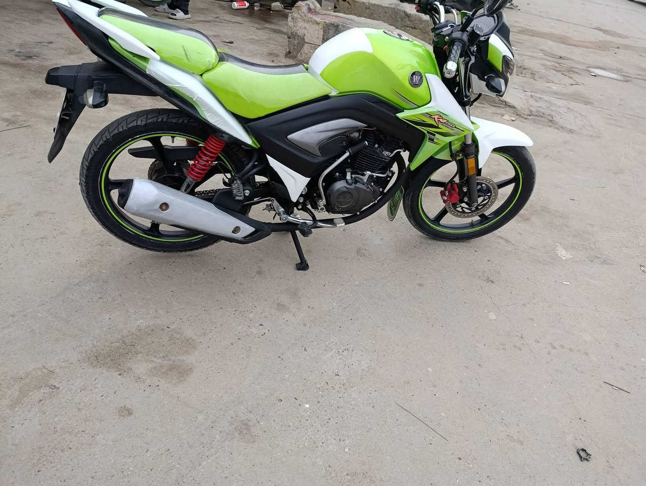 السلام عليكم دراجه هاوجي موديل 21 رقم انكيلزي
بعد على وضع الشركه      السعر 15وبي مجال للاستفسار على الرقم ***********
