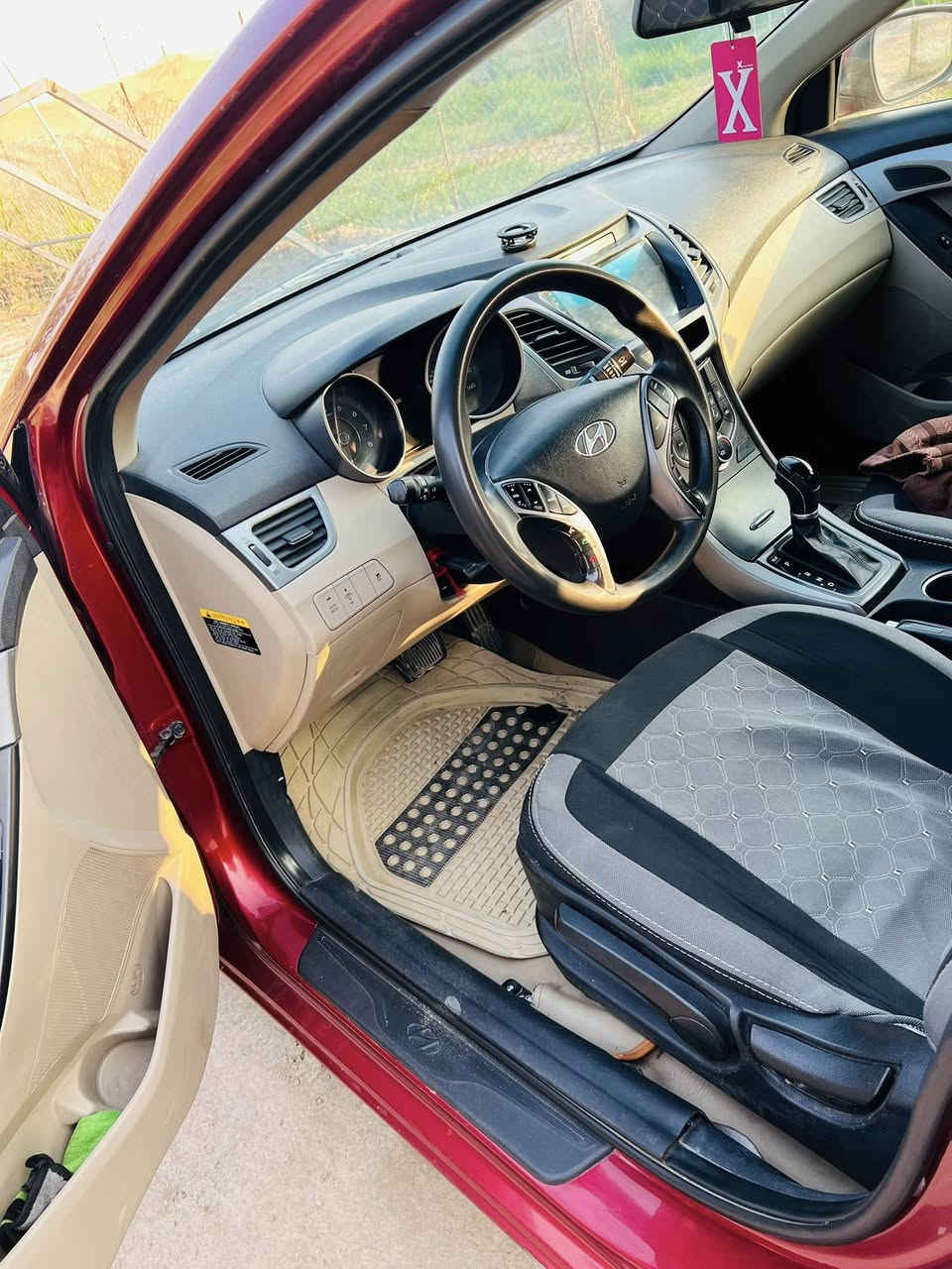 السلام عليكم النترا موديل 2016وارد امريكي بدون حادث فقط صبغ 3 قطع جاهزه كير ومكينه وحداديه سعر 113وبيهه مجال الشراي ***********
