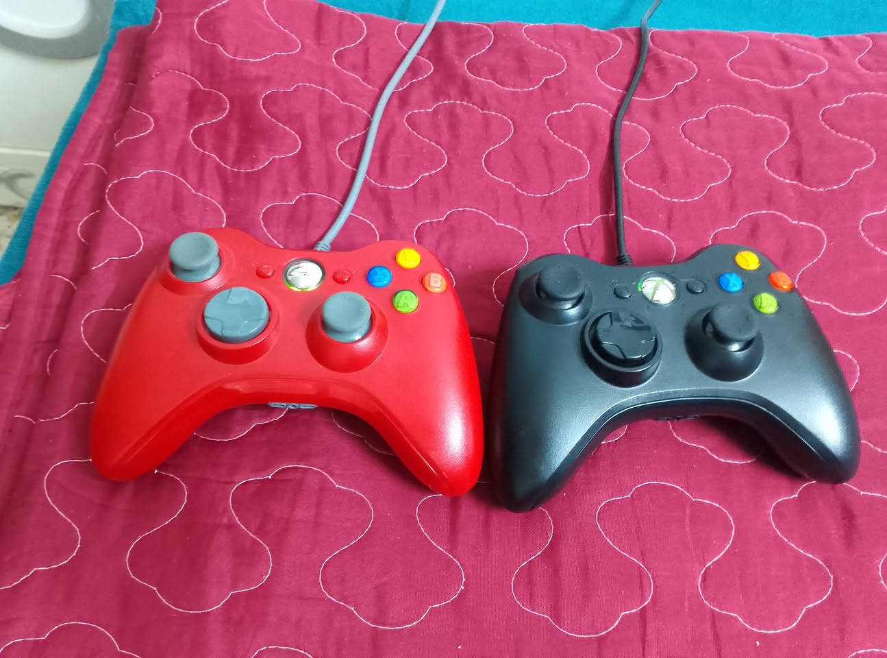 سلام عليكم اكس بوكس 360 للبيع نضيف جدا كامل ملحقاته جوستكات جدد الصلي بيه 100 لعبه جهاز يخبل سعره 175 وبيه مجال بسيط الشراي يتصل بلرقم ويدلل *********** وتساب موجود مكان بغداد شهداء البياع

