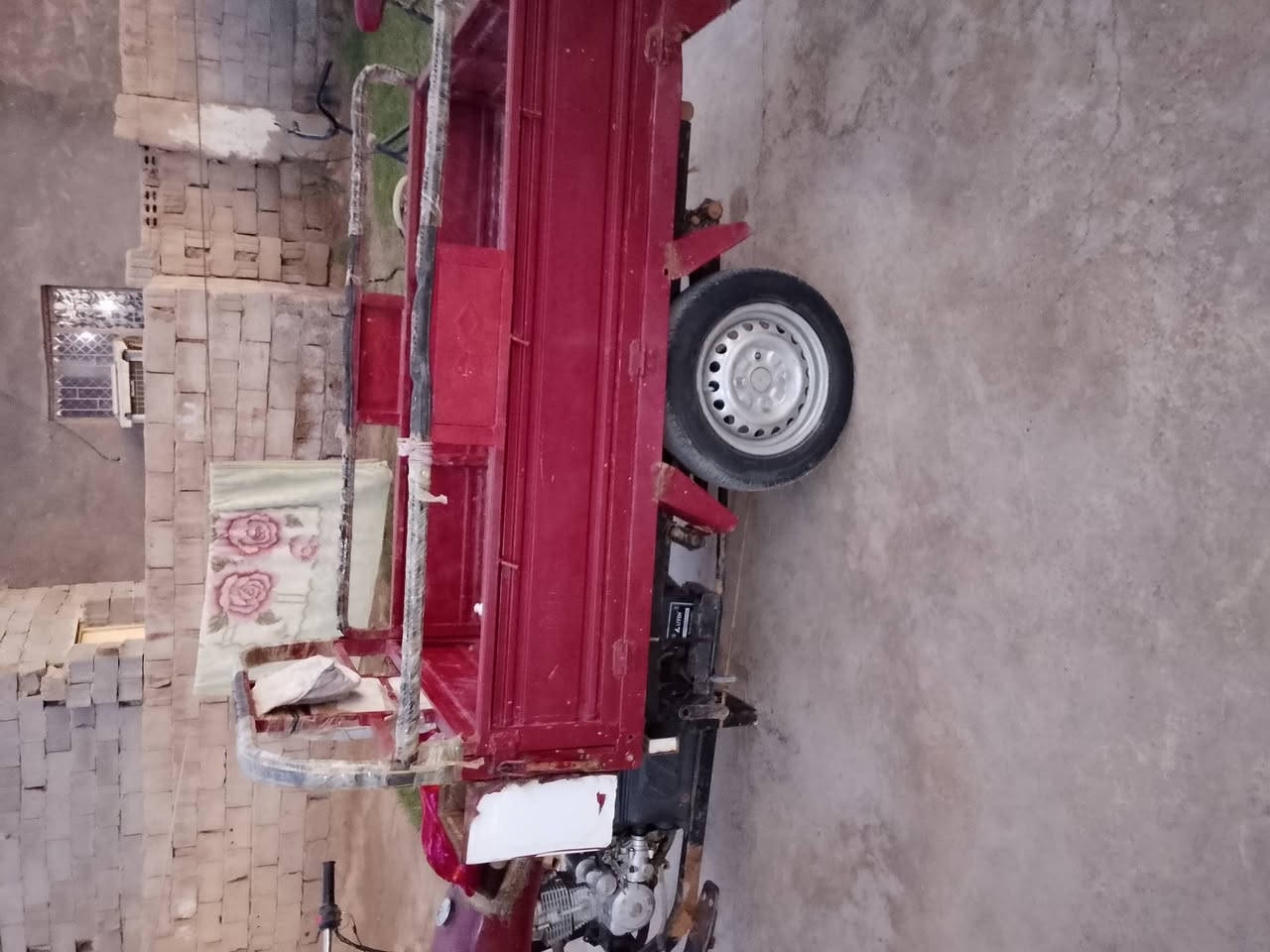 السلام عليكم توته للبيع 2017 مكينه 23 اوراق الساعه 900 ***********
