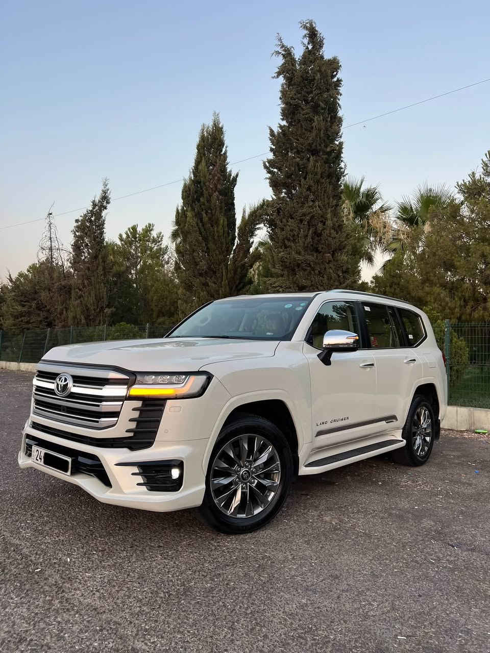 Land Cruiser Vx Limited 2023
وكالة سەردار SAS
فول مواصفات ١/١
سيارة جديد 
ماشي ٥٣ الف كم حقيقي
كفالة عامة سيارة دعامي لدعامي بشرط 
فقط مكان صغير pdr
مكان اربيل 
سعر ٦٨٨ ورقة مجال 
واتساب ***********
