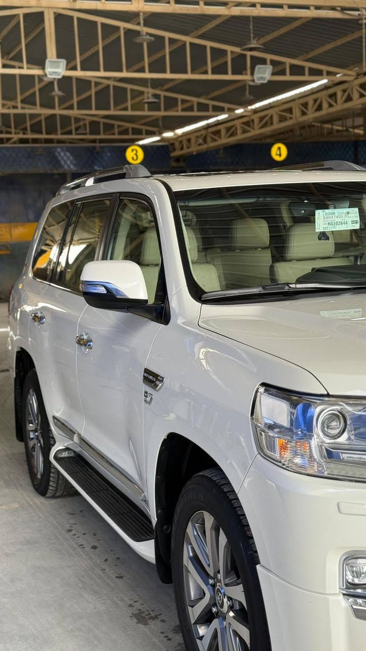 لاندگورز موديل 2021 Vxs
سيارة جديدة ماشية اقل من 40 الف
فول فول مواصفات شاشة كبيرة لمس كاميرا 
حاسة رادارات كشن جلد كشن كاراباي بصمة 
 تشغيل عن بعد تحكمات ستيرن بلتوس اوكس
 كار بلي أوتو ستوب للتحذيرات تبيرد مركزي
 تحديد سرعة محرك 8 سلندر
محرك كير واير بشرط مامفتوح 
سيارة حيل نظيفة كلشي عل بلاد جديد 
سنوية هزة كلشي جديد مدفوع لـ
باسمي السنوية بشرط تحويل وغرامـة
سيارة مابيـها دينار مصرف كامل من كل نواحي
ماكو اي ضرر بالسيارة
رقم هاتف ***********
