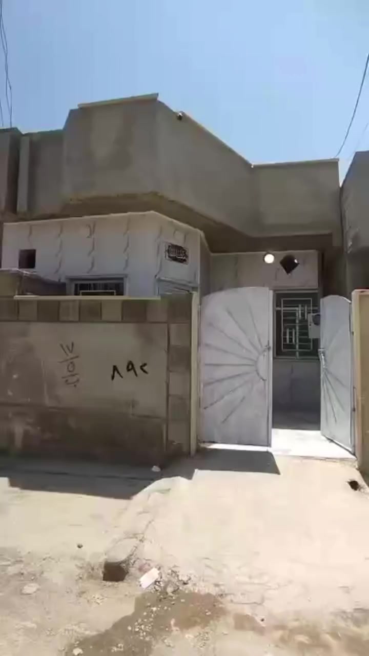 � دار للبيع  🏡
📍 الموقع: الموصل – [ حي القوسيات]

📐 المساحة: [ 120.متر واجهة 6.متر ]
🛏️ عدد الغرف: [ 1 غرف نوم ]
🍽️ مطبخ + صالة + كراج + سطح 
البيت بل قوسيات مدخل سواق ابو علي يم مدرست غصن الزيتون 
✨ المميزات: خدمات كامله ماء كهرب يبعد عن التبليط 50متر
✅ موقع حيوي خدمات كامل الخدمات 
✅ بناء مرتب وتشطيب راقي 
✅ مدخل مستقل
✅ الدار فارغ تسليم مباشر وفوري
✅ سند  زراعي 25 لك حق التصرف
بي كارت بلديه 
💸 السعر: 50 مليون، قابل للتفاوض

للتواصل مراسلة الصفحة
الأتصال واتساب *********** ☎️]
***********
