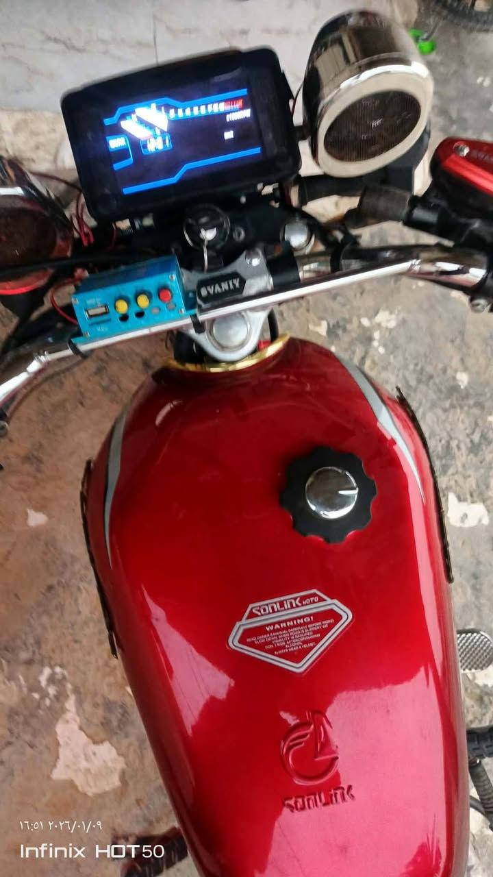 السلام عليكم دراجة للبيع موديل 25كفاله عامه ورقه كورتونيه المكان ديالى الخالص  السعر 700وبيه مجال اتصل ودلل ***********
