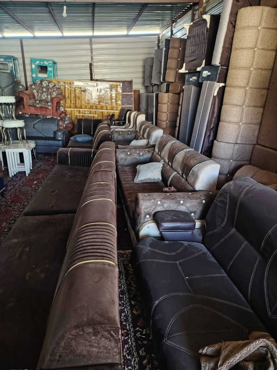 ميز مكتب رئاسي مع مكتبة مع تخم تركي درجة اولى للبيع للاستفسار *********** واتساب
