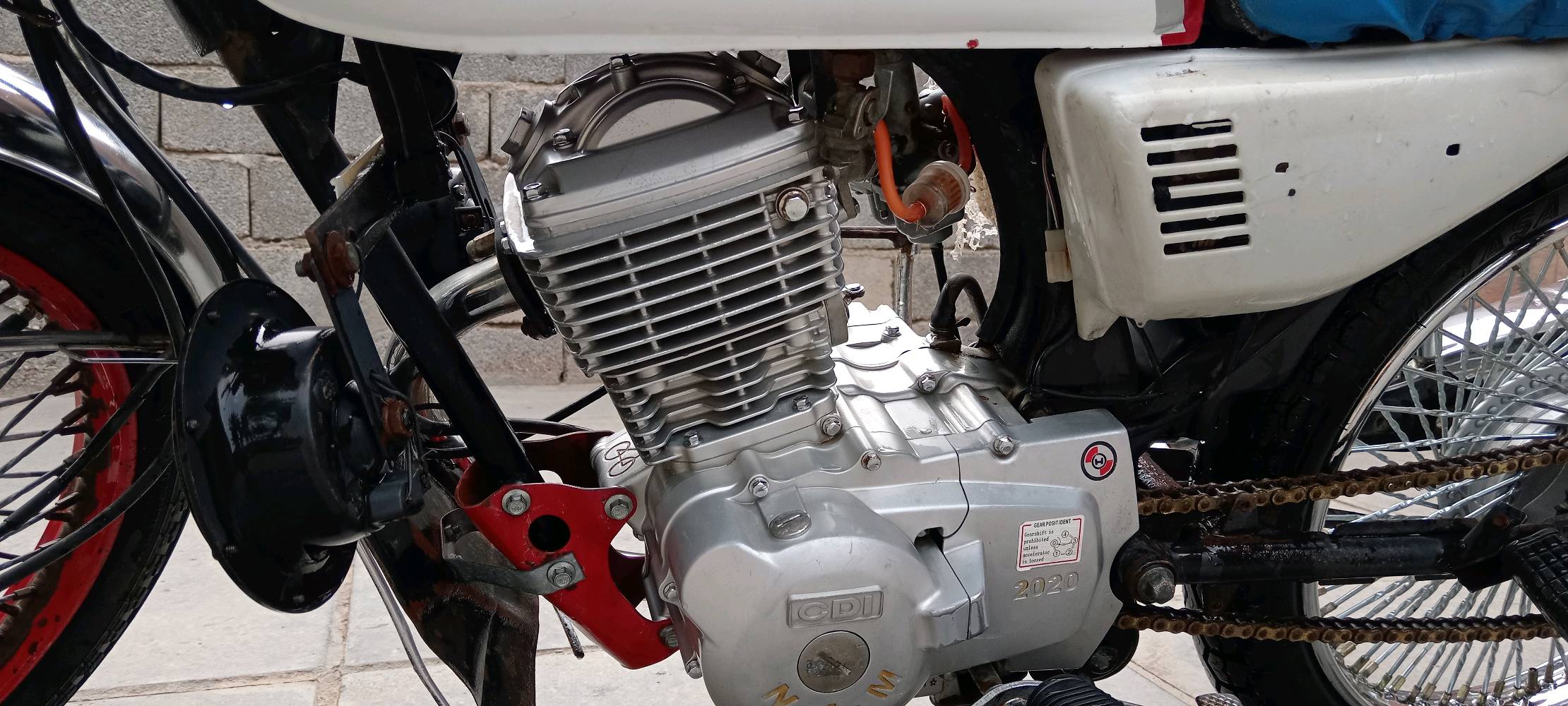 دراجه زنجيل كلك 2020
المحرك ما مفتوح 
تايرات جدد 
المكان الناصريه الشطره 