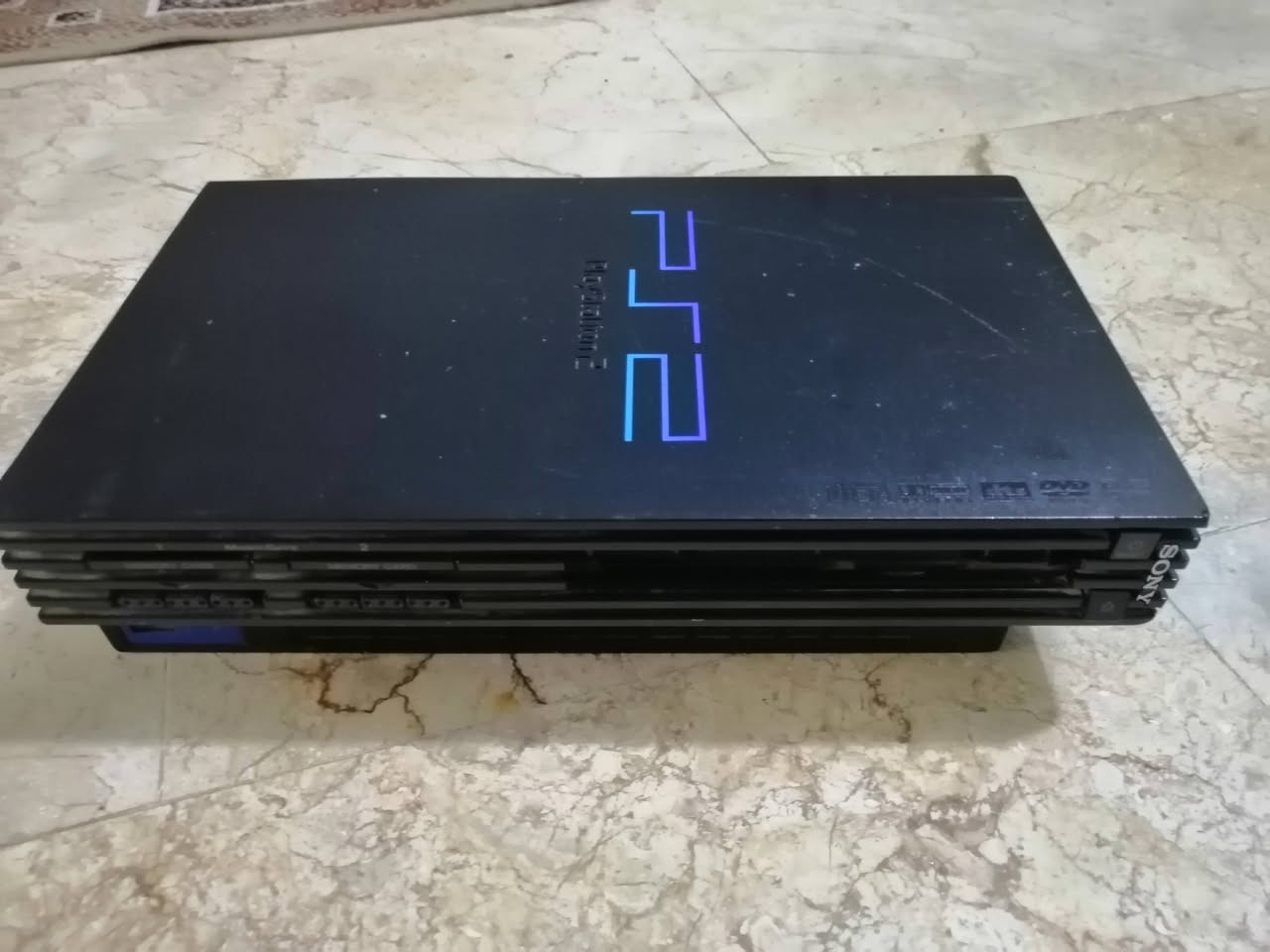 السلام عليكم ps2 كامل ملحقاته مع 2جوستك فول نظافه مع دركسون جديد السعر ٦٠ الف مكاني بغداد حي اور الرقم ***********
