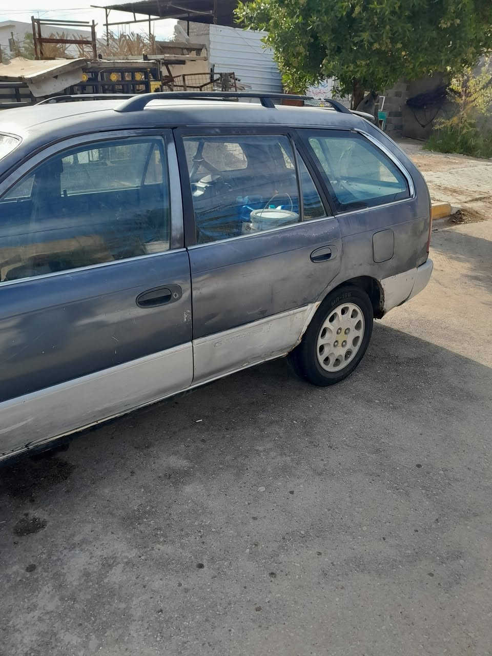 السلام عليكم
السعر ب30وبيها مجال 
للبيع كورلا 92 رقم واسط 
كير مكينه جديد تخم تاير جديد 
لسياره بيها وكاله وراعيها متوفي وبيها قاصرين 
وابو لوكاله موجود للستفسار 
***********
