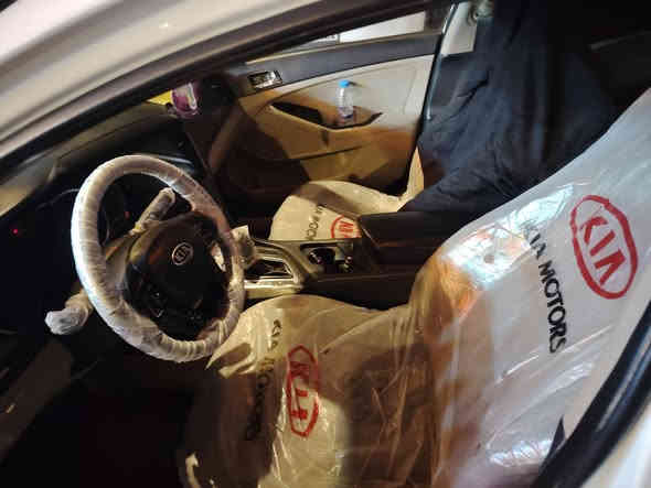 السلام عليكم اوبتيما 2013 خليجيه
مكينه 2400 فول سياره كير ومكينه مكفولات دواخل جدد صدر جديد
السياره بيها جاملغ خلفي وبيها رشات صبغ ابيع كفاله عامه من كصه والكلبه
السعر خاص
***********
