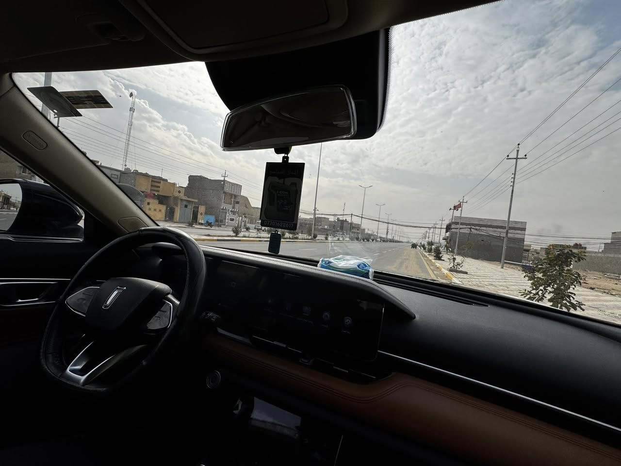 السلام عليكم ورحمة وبركاته من رخصه الادمن سياره بيستون T99 موديل 2023 السياره ماشيه 56080 الف كيلو مرتبه ونظيفه جدا وكل دهن يتبدل الها من الوكاله ونظيفه الضربات البيها بالصور موضحه مجرد كم شخط حتى ما يبين 
اللون اسود الكشن جوزي اي استفسار عليها وعلى التفاصيل كامله التواصل على الرقم 
 *********** واتساب او سيم سعرها 28 مليون عراقي
