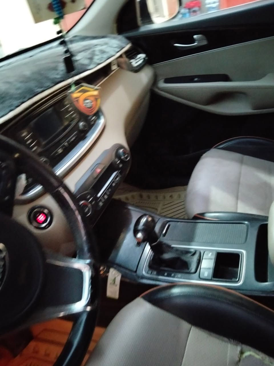 كيا سورنتو 17 6 سلندر خليجي رقم بغداد ماشية اكثر من 200 رقمي *********** سعرها 195 وبيها مجال صورها
