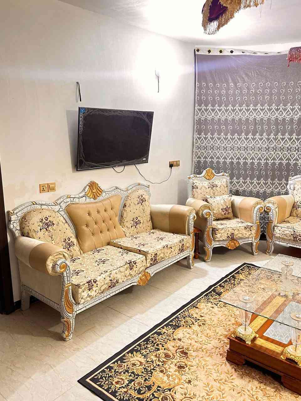 السلام عليكم تخم زان مستخدم قليل جدا  نظيف للبيع السعر650
للاستفسار اتصلعلى الرقم ***********
