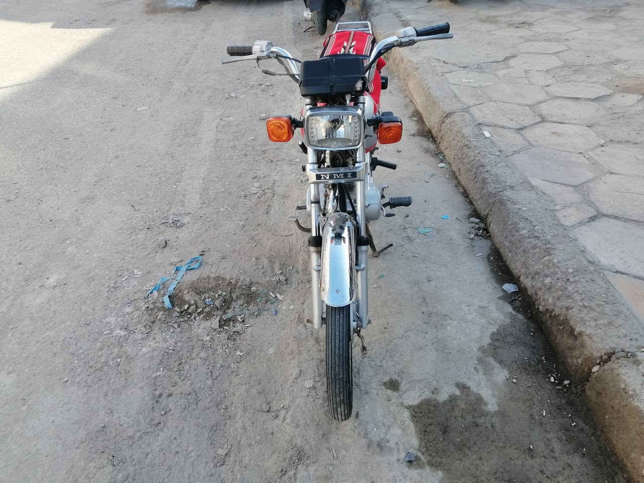 السلام عليكم نامه باب اول للبيع وكاله سيد خلدون اوراق كامله 7 اوراق رايده ب850 وبيه مجال قليل مكاني القطاع شارع المدارس مقابيل مرطبات الربيع هاذ رقمي بي واتساب فقط  ***********
