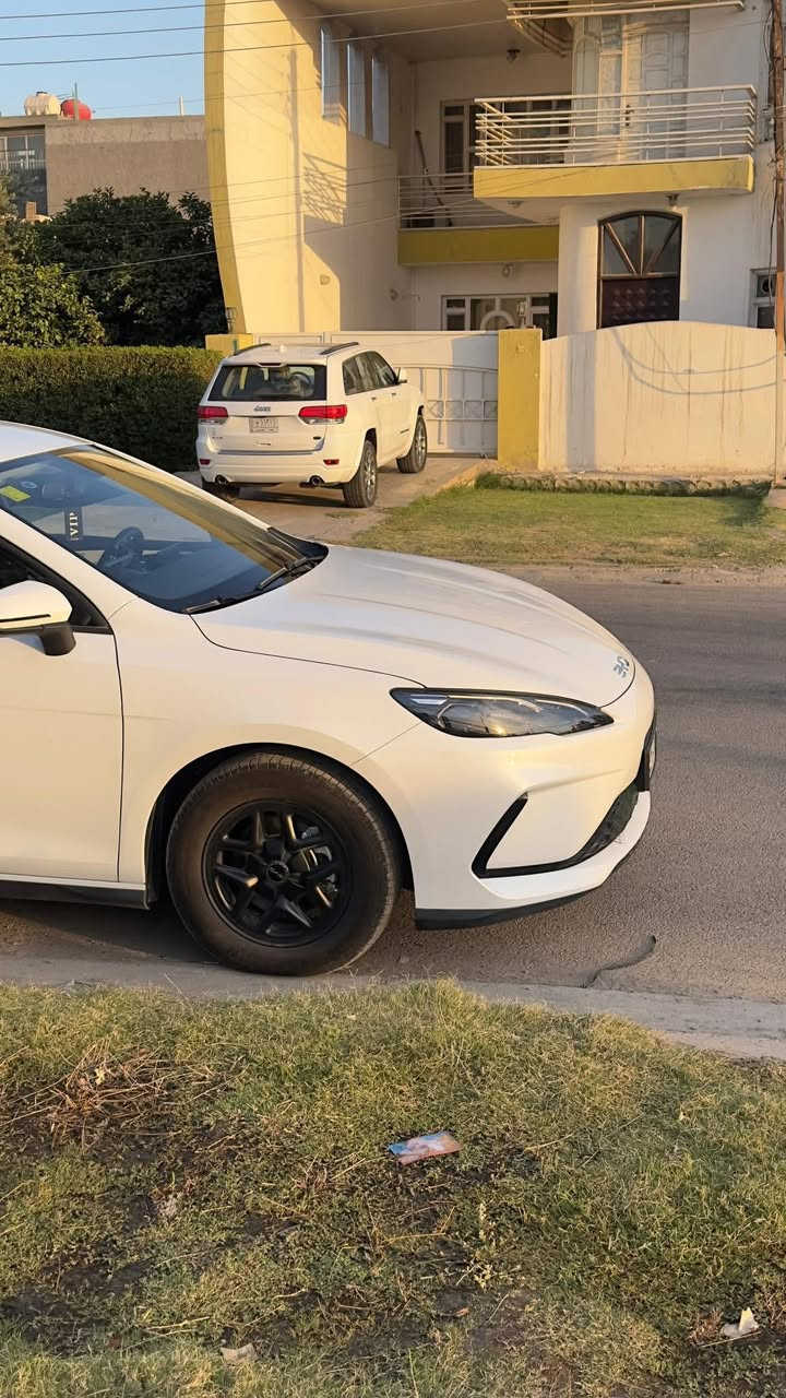 السلام عليكم
BYD Seal 05 

رقم بغداد بأسمي 

موديل 2025 

ماشية 25 الف 

مواصفاتها معروفه 

مقاعد جلد ابيض

شاشه وسطيه + كاميرا دواره 

بصمه + كارت 

مكفوله من الصبغ والتبديل

مكان السياره بغداد 

السعر 18 مليون و 700 الف

رقم تلفون :- ***********
