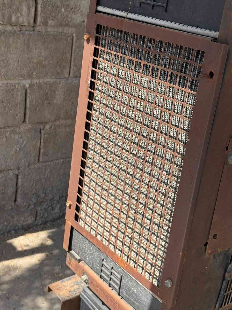 🔹 مولدة للبيع 🔹

مولدة بيركنز إنكليزي مع رأس توليد إيطالي، بحالة ممتازة ونظيفة جداً.

✅ دهن موريس أصلي
✅ عدد ساعات التشغيل: 600 ساعة فقط
✅ تشغيل تلقائي
✅ إطفاء ذاتي
✅ قدرة 13.5 KVA

📍 الموقع: بغداد - الشعلة

📞 للاستفسار: ***********

السعر والمواصفات الكاملة على الخاص.
