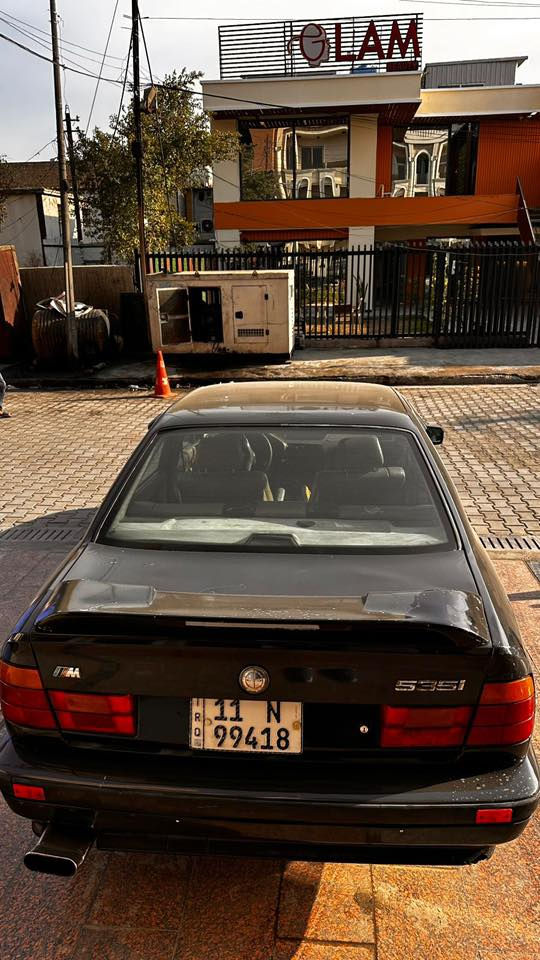 السلام عليكم  موديل 1991 محرك مفتوح 535 نقص غاز تبريد فقط السيارة جاهزة من كلشي مكاني بغداد 
السعر 45 وبيها مجال
***********
