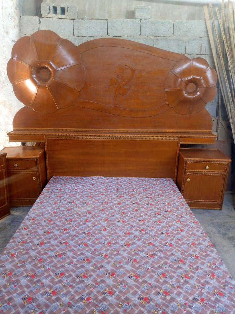 ملحقات غرفه تسكام نضافه شكل انته تقيم سعر ٣٠٠ مع شد ونقل عنواني كربلاء حي عامل منطقه ثانيه رقمي *********** محمد نجار
