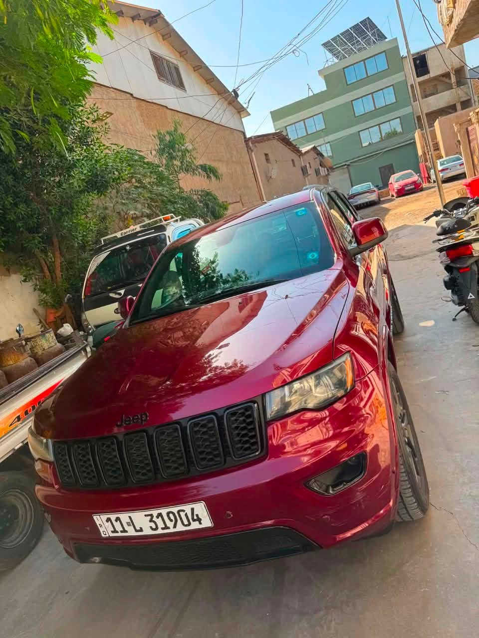 جيب كراند شيروكي 2022 لاريدو
وارد امريكي
2022 JEEP GRAND CHEROKEE, LAREDO
بصمة تشغيل 
كشن كهرباء
رادار نقطة عمياء تحديد مسار 
قطعتين تبريد 
مثبت سرعه
لايت زينون عالي ناصي
شاشة وكامرة دوارة
سيارة ماشية.  62     الف 
رقم بغداد الجديد 
مكان السيارة بغداد السيدية
للاستفسار عالخاص 
او الرقم ***********
