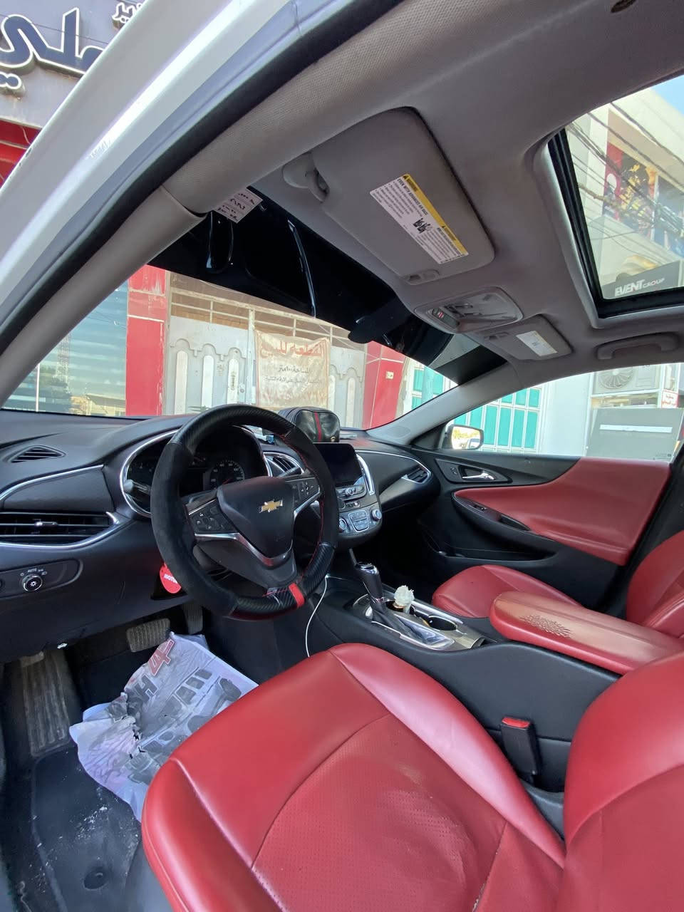 السلام عليكم شباب 
ماليبو Lt2للبيع موديل ٢٠ ماشيه ١٣٠ حادثه موضح بالصوره السياره حلوه وكاعده وكولشي شغال بيها وكدامك بالصور سياره مال جناي مداريها السياره حيل بانزين كله محسن ودهن كله اصليي تجي وتشوف نضافتها السياره بيها دحجات من برا تجي وتشوف بعينك تبريد وتدفه فولللل السياره بيها هواي مواصفات وحلوه حداديتها نص عمر يعني اني فحصتها ومتكلف هواي والله شاهد  السياره مال جناي بس يرادله ادامة للحداديه اتصل على هذا الرقم وافهمك اكثر ***********سياره حره رقم بغداد مشروع وطني غرامات ماكو مصفره مابيها ولا عيب السعر ١٢٠ وبيها مجال قليل والي ياخذها بالعافيه عليه
