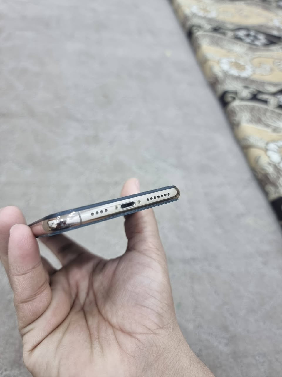 ايفون اكس ماكس مبدل شاشه اصلية نظيف الجهاز كلش السعر 140 غير متواجد عالفيس اتصال او واتساب 
***********
