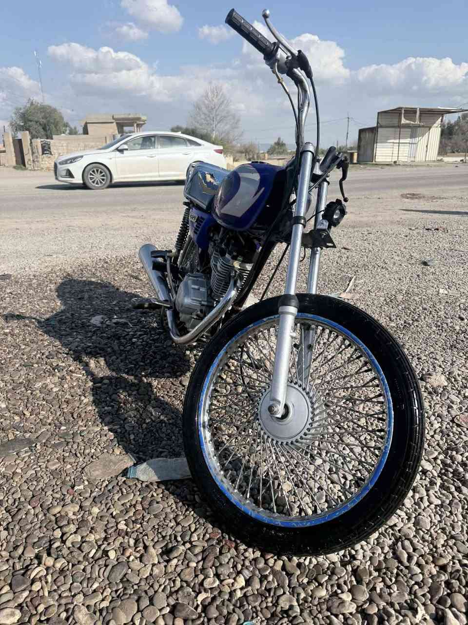 السلام  عليكم  عندي تايكر20 ابل بصمه مراوس 
***********
