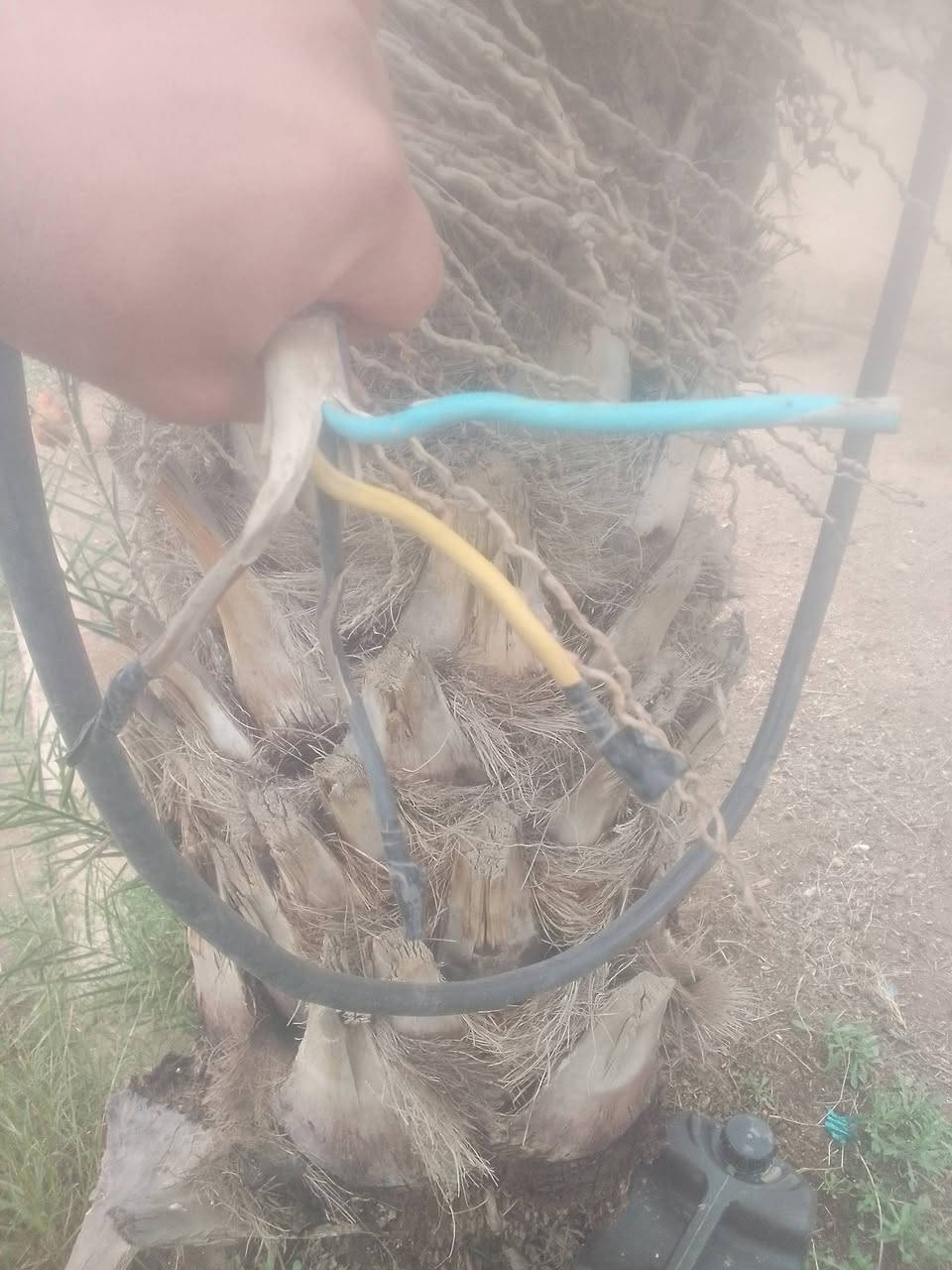 كيبل اربع خطوط للبيع تقريبا 25الى 23 متر نحاس 100٪ الشراي يتفضل خاص او واتساب ***********
