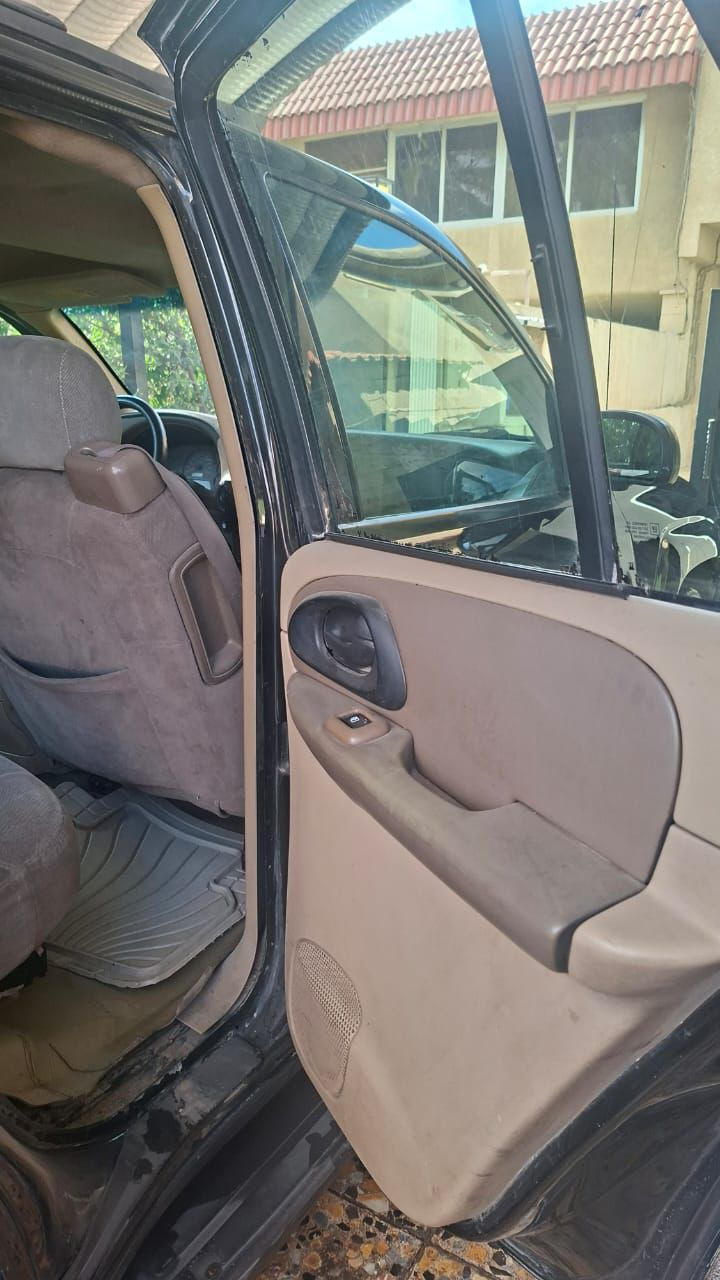 بلايزر موديل ٢٠٠٤ / لون اسود / غرفه بيجي / كشن كهرباء / شاشه وكامره / سنتر لوك / كير اوتماتك / تخم تاير / باتري جديد / تبريد شغال / كهربائيات كله شغاله / مكينه قبغ اسود / ما بيها اي ضربه او حادث ولا اي صبغ / فقط كان بيها جراد في البنيد وصفحه اليمنه واني صبغتهن بسبب الجراد / دواخل البنيد والتكم والقماره بلاديه / رقم بغداد باسمي / السياره موجوده بغداد جانب الكرخ / السعر ٧٨ ورقه / الاتصال ***********
